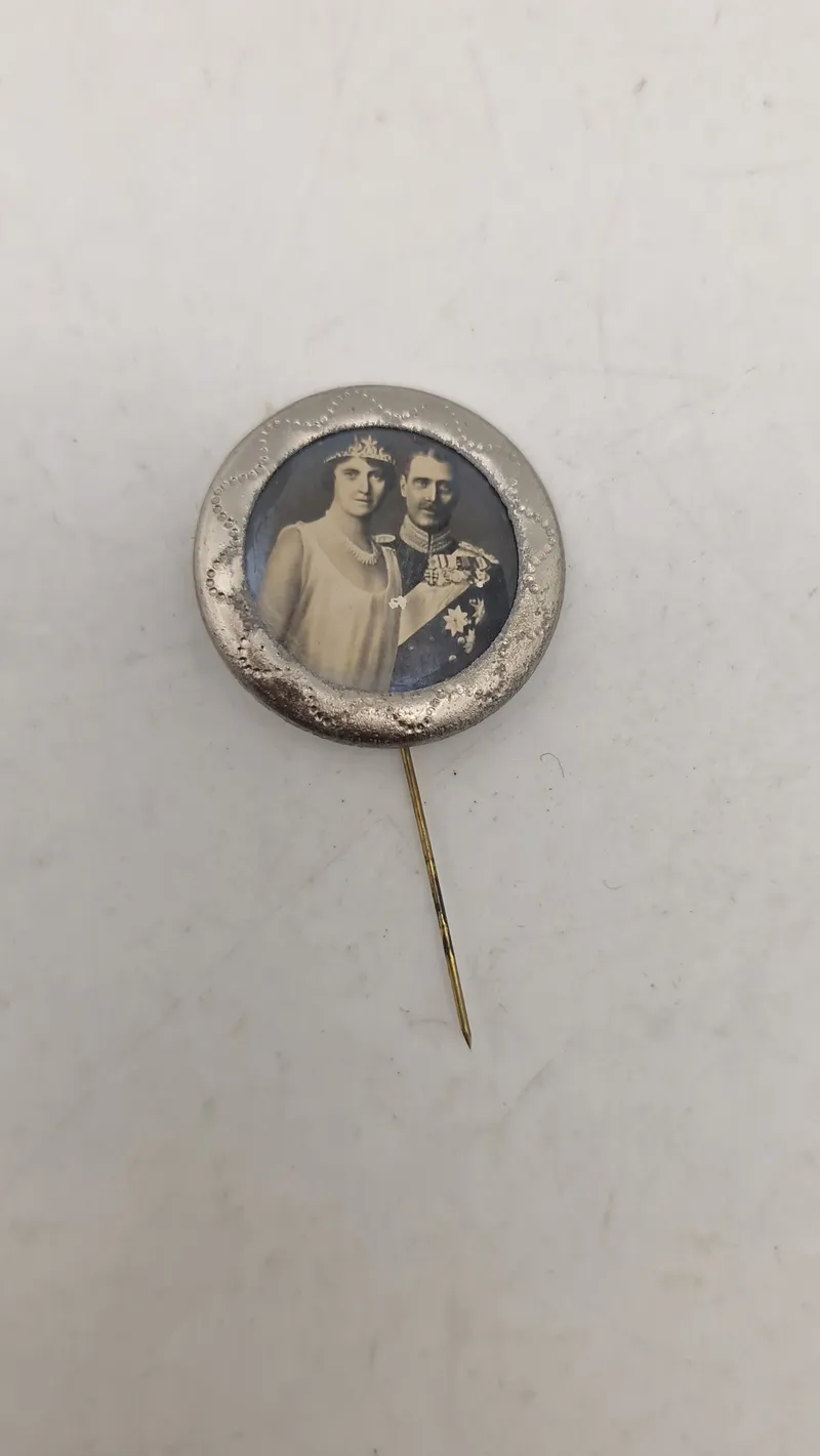 Original Kong Christian X pin