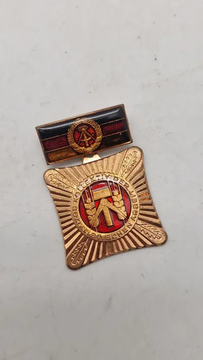 Original badge DDR Kollektiv der sozialistischen Arbeit