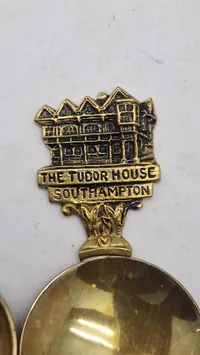 Skeer fra Tudor House og Cambridge