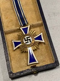Originalt Mutterkreuz 1.kl (guld) med tildelingsæske