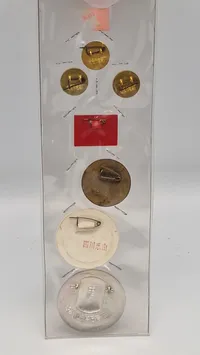 Samling originale kinesiske kommunistiske badges