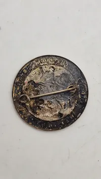 Original Sichert den Sieg über Hunger und Kälte/Wir Opfern Badge ww2