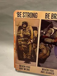 Metalskilt med motiver af amerikanske faldskærmssoldater - ww2