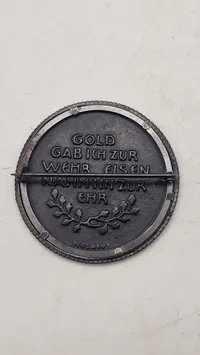 Original tysk ww1 “Gold Für Eisen” mønt lavet som broche