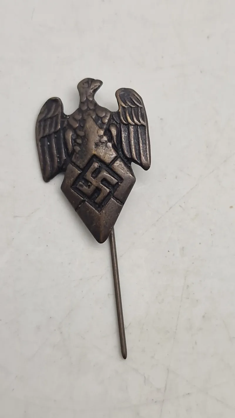 HitlerJugend pin. Efterkrigs