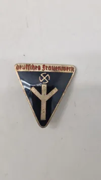 Original Deutsches Frauenwerk pin