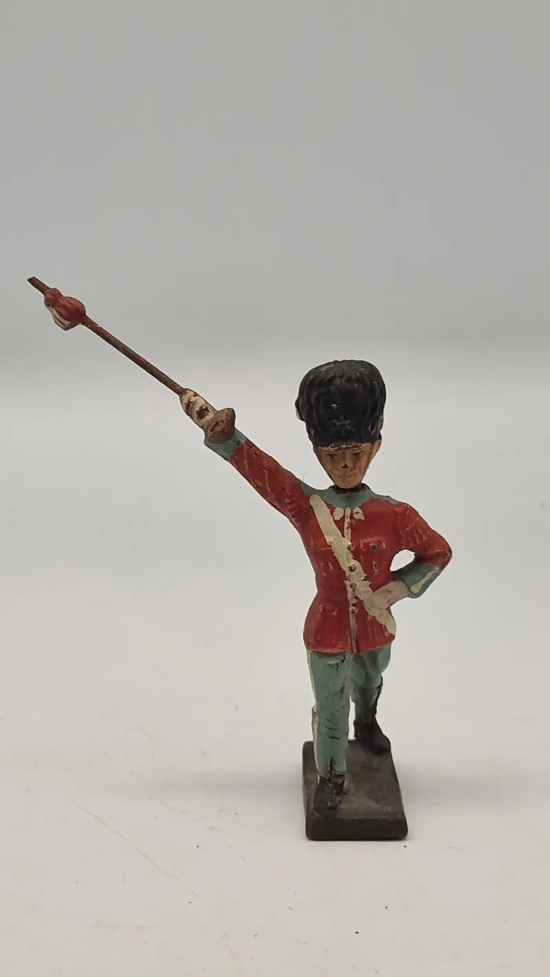 Original Linoleumsfigur, Livgarden