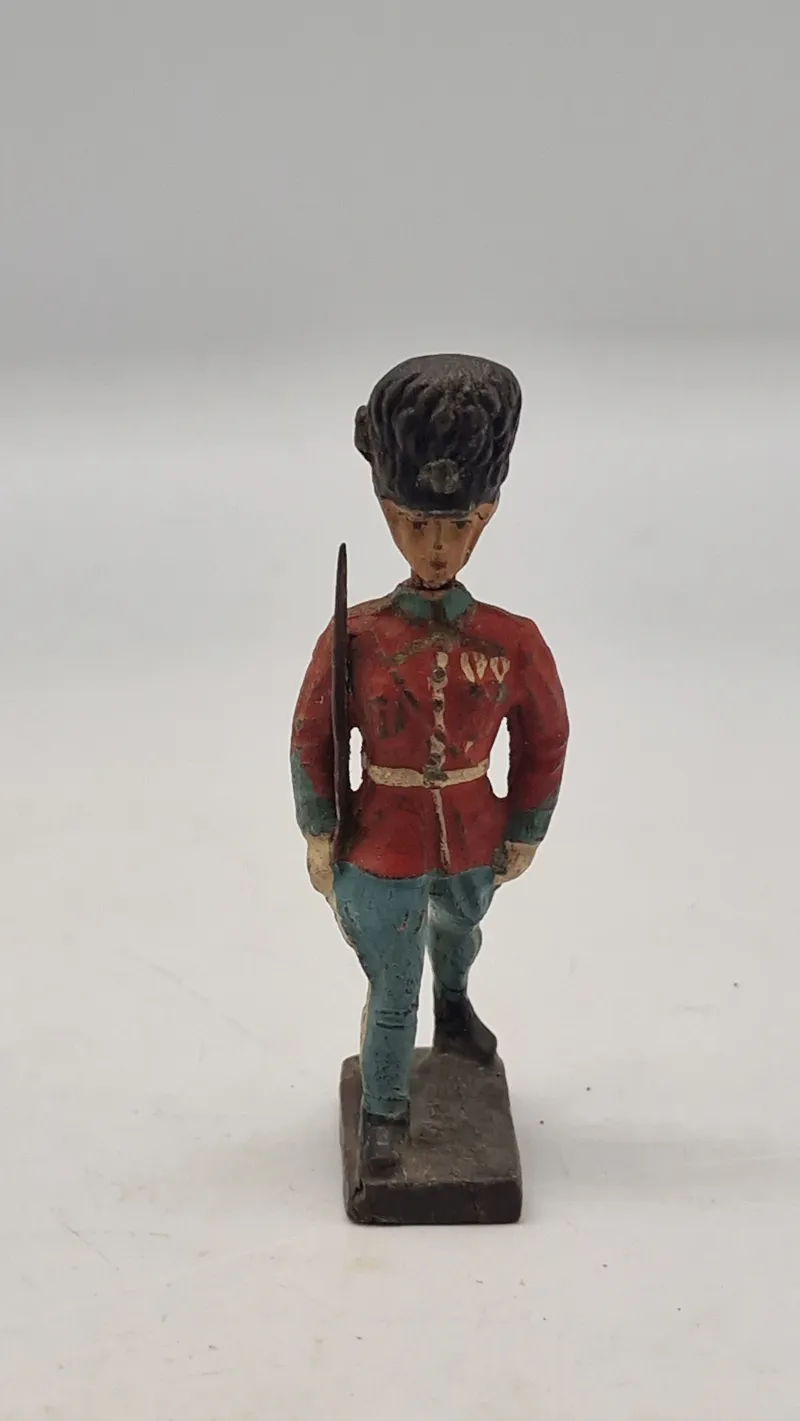 Original Linoleumsfigur, Livgarden