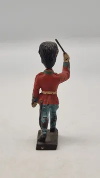 Original Linoleumsfigur, Livgarden