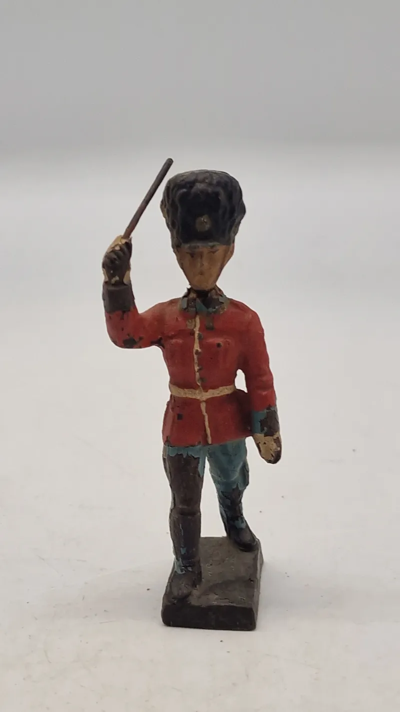 Original Linoleumsfigur, Livgarden