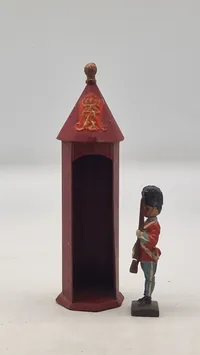 Original Linoleumsfigur, Livgarden