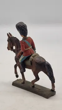 Original Linoleumsfigur, Livgarden