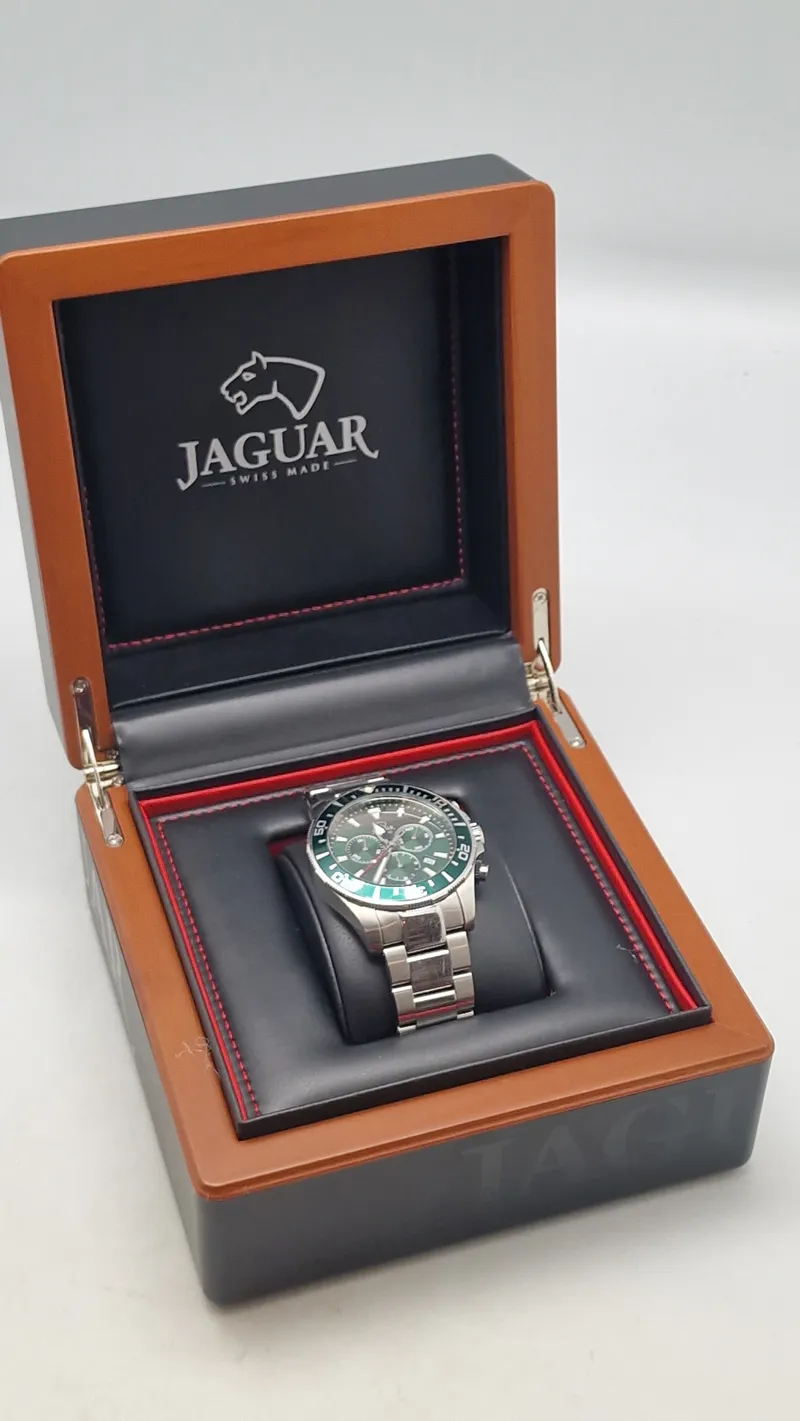 Originalt Jaguar Executive Diver chronograph watch med æske. Nypris ca 4000,-