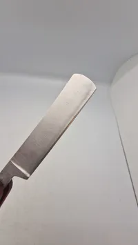 Ragekniv med greb af træ