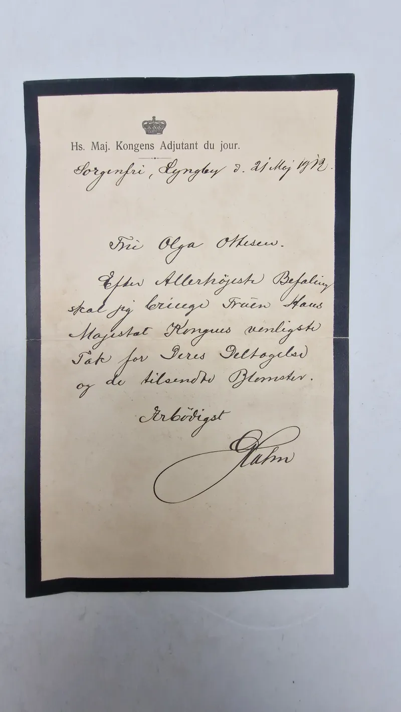 Sjældent originalt takkebrev fra Kongens adjudant til Olga Madsen ifbm Kongens død i 1912