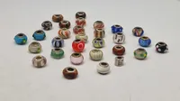 Samling charms til armbånd, sterlingsølv og glas