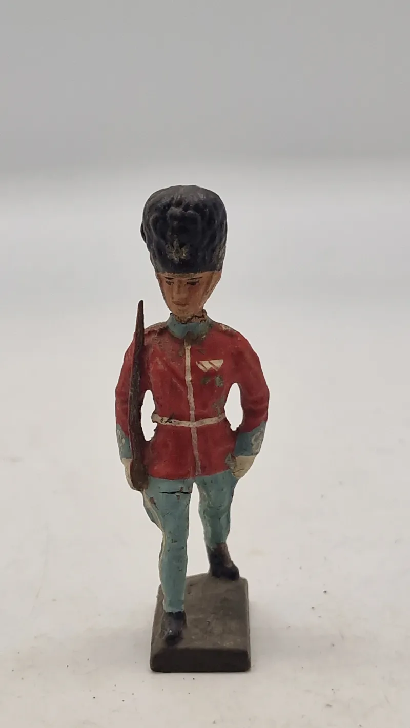 Original Linoleumsfigur, Livgarden