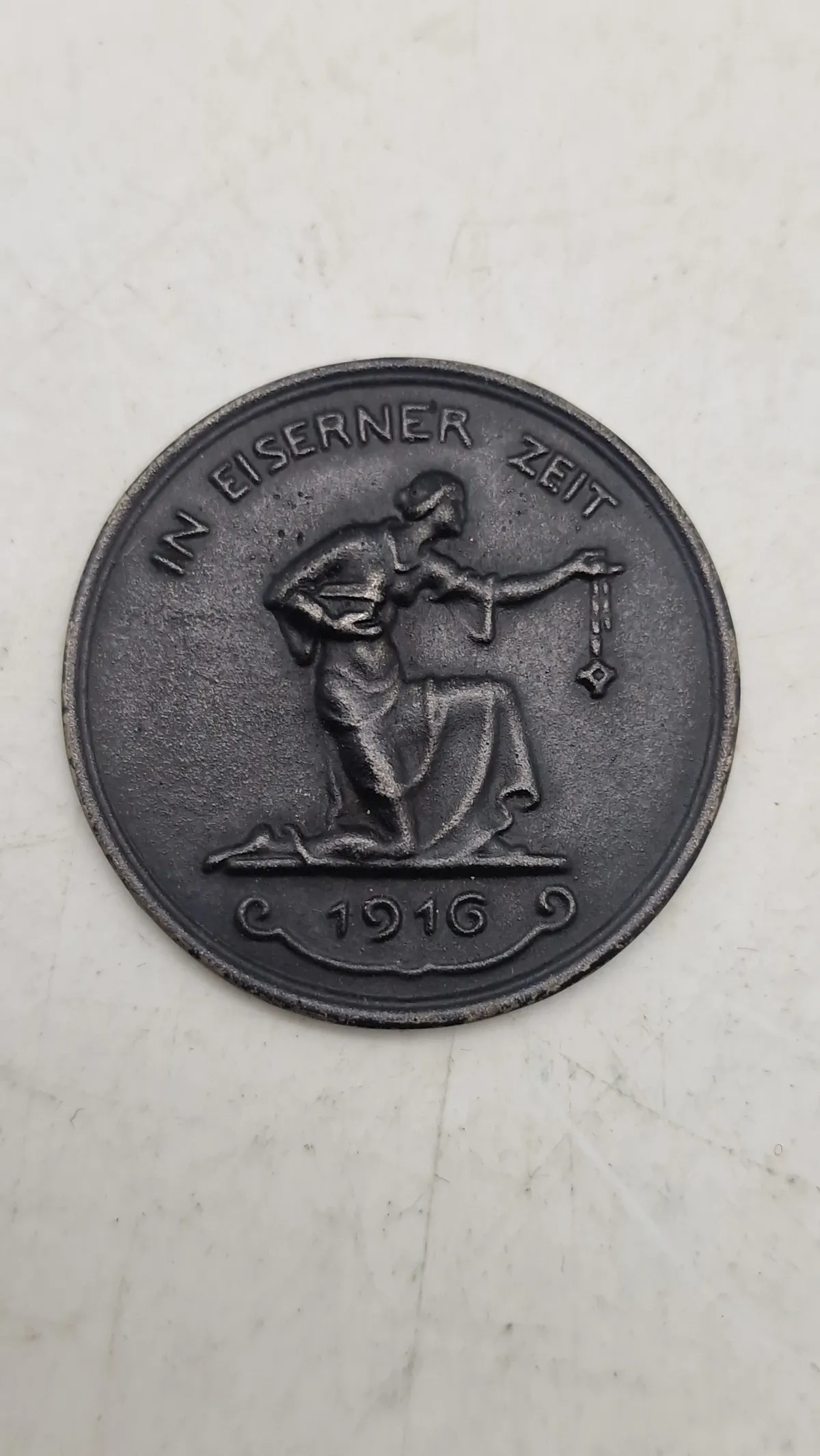 Original tysk “Gold Für Eisen” mønt - ww2