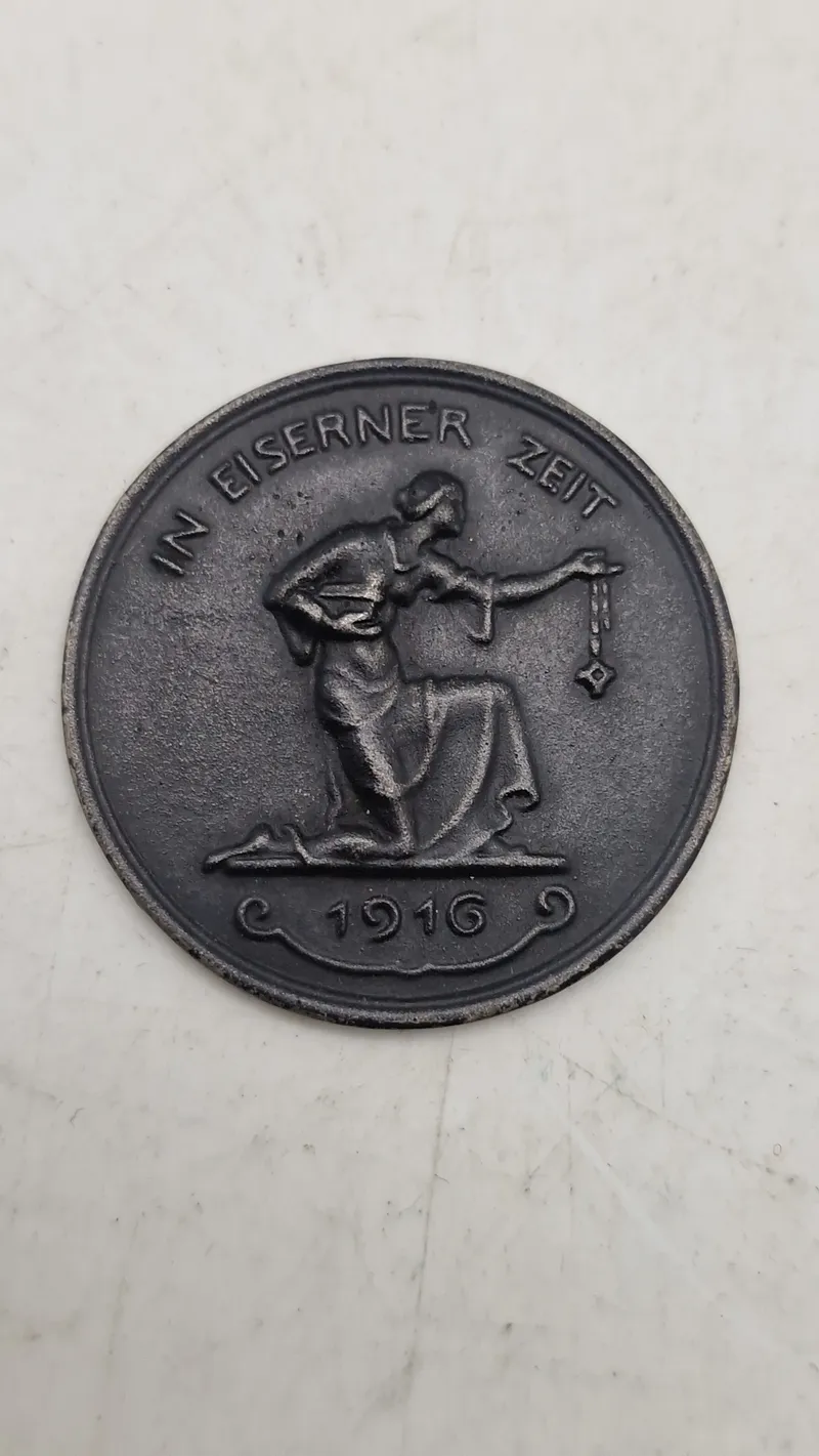 Original tysk “Gold Für Eisen” mønt - ww2