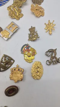 Samling militære regiments mærker mm.