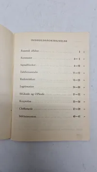 Samling lærebøger, feltinstruktioner mm.