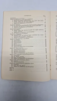 Samling lærebøger, feltinstruktioner mm.