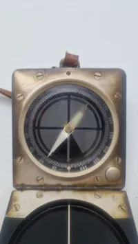 Originalt Officerskompas fra Den Danske brigade i Sverige WW2