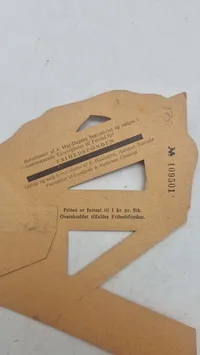 Original 4 maj stikker af pap