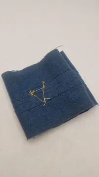 Originalt armbind fra den danske modstandsbevægelse