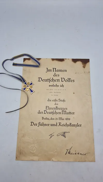 Originalt Mutterkreuz 1.kl med urkunde