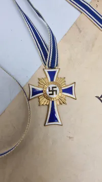 Originalt Mutterkreuz 1.kl med urkunde