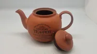The Original Suffolk Country Teapot fra Henry Watson's Pottery
