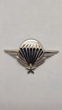 fransk militære faldskærmsvinge, også kendt som "Brevet Parachutiste Militaire” bælte