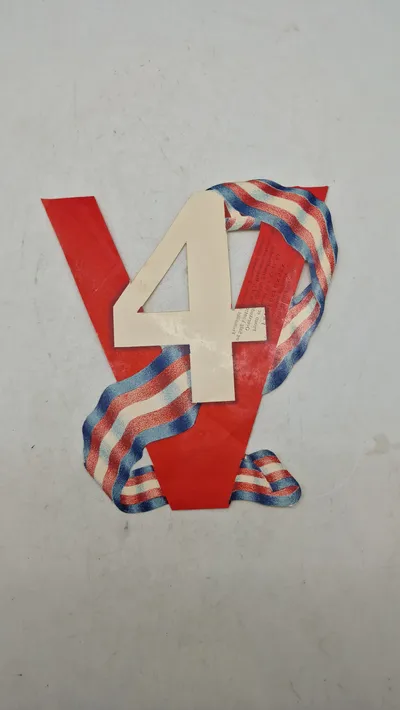 Original 4 maj sticker fra 1945