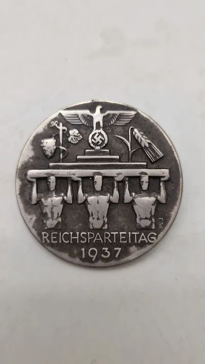 originalt tysk dagsmærke (tinnie) fra Reichsparteitag 1937