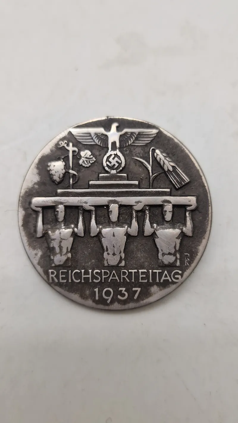 originalt tysk dagsmærke (tinnie) fra Reichsparteitag 1937