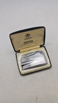 Ronson gas lighter med indlæg af guld