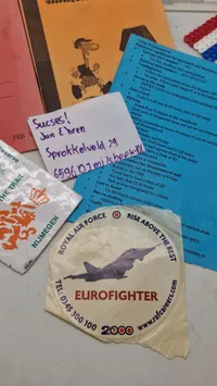 Lot diverse militaria hæfter, kort mm.