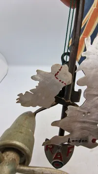 Original RAF souvenir lavet af nedskudte fly dele  fra majdagene 1945