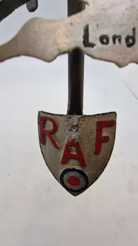 Original RAF souvenir lavet af nedskudte fly dele  fra majdagene 1945
