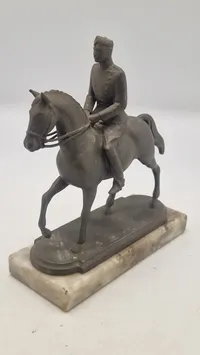 Original figur forstillende Kong Christian X til hest