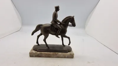 Original figur forstillende Kong Christian X til hest