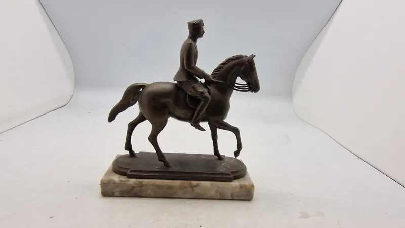 Original figur forstillende Kong Christian X til hest