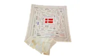 Unikt originalt klæde fra maj dagene 1945 med skitser til hvordan de syes