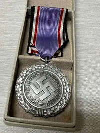 Original Luftschutz-Ehrenzeichen 2.Stufe (Medaille) i original æske