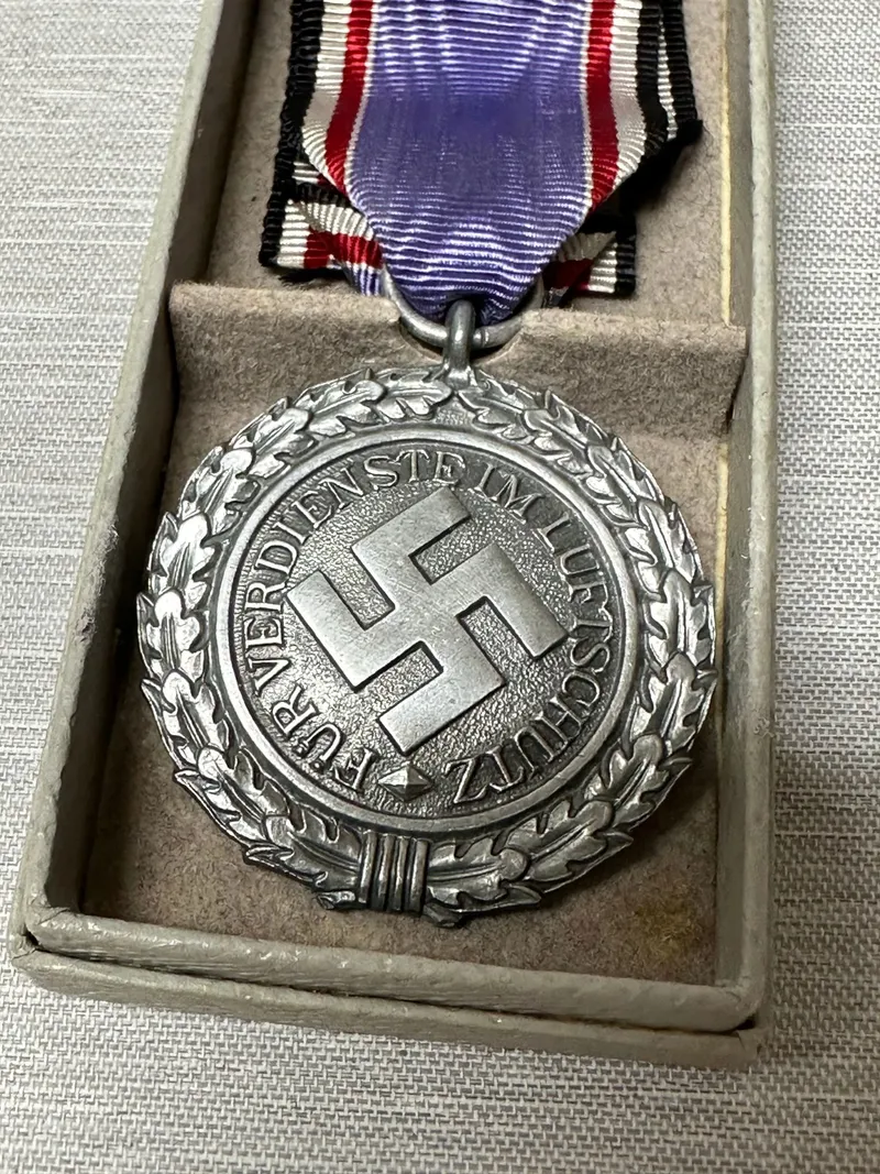 Original Luftschutz-Ehrenzeichen 2.Stufe (Medaille) i original æske