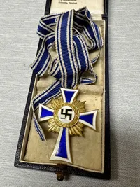 Originalt Tysk Moderkors 1 klasse WW2 i æske