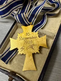 Originalt Tysk Moderkors 1 klasse WW2 i æske
