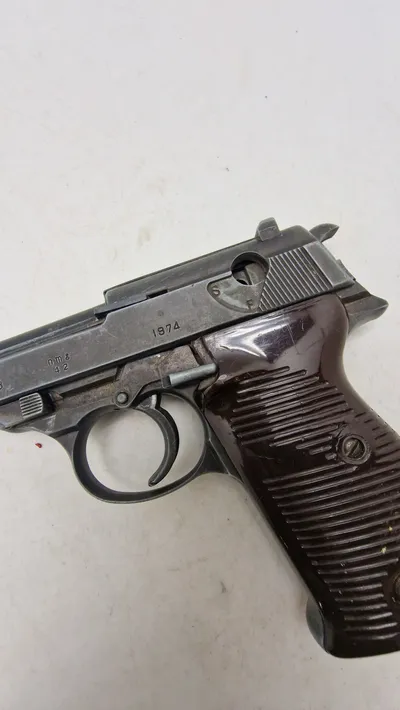 Replika af tysk Walther P38