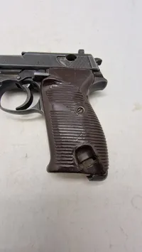 Replika af tysk Walther P38